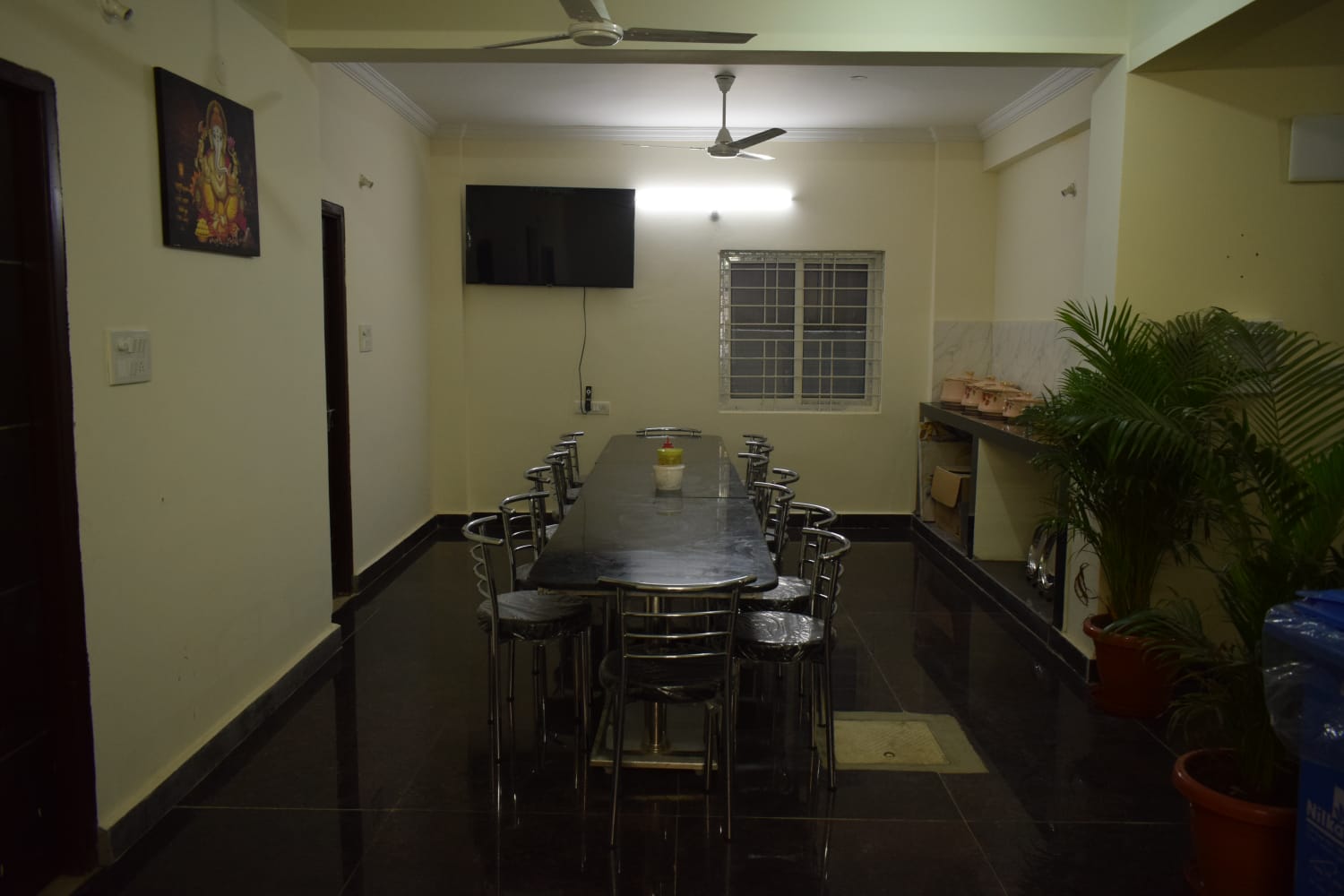 Dining area at S A M Women's PG